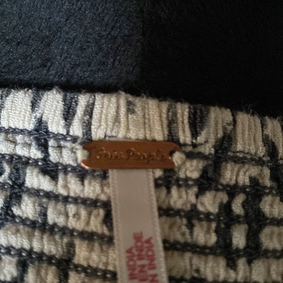 Free People Long Slevee Mixed Pattern Cropped Blouse - EUC - Picture 4 of 4